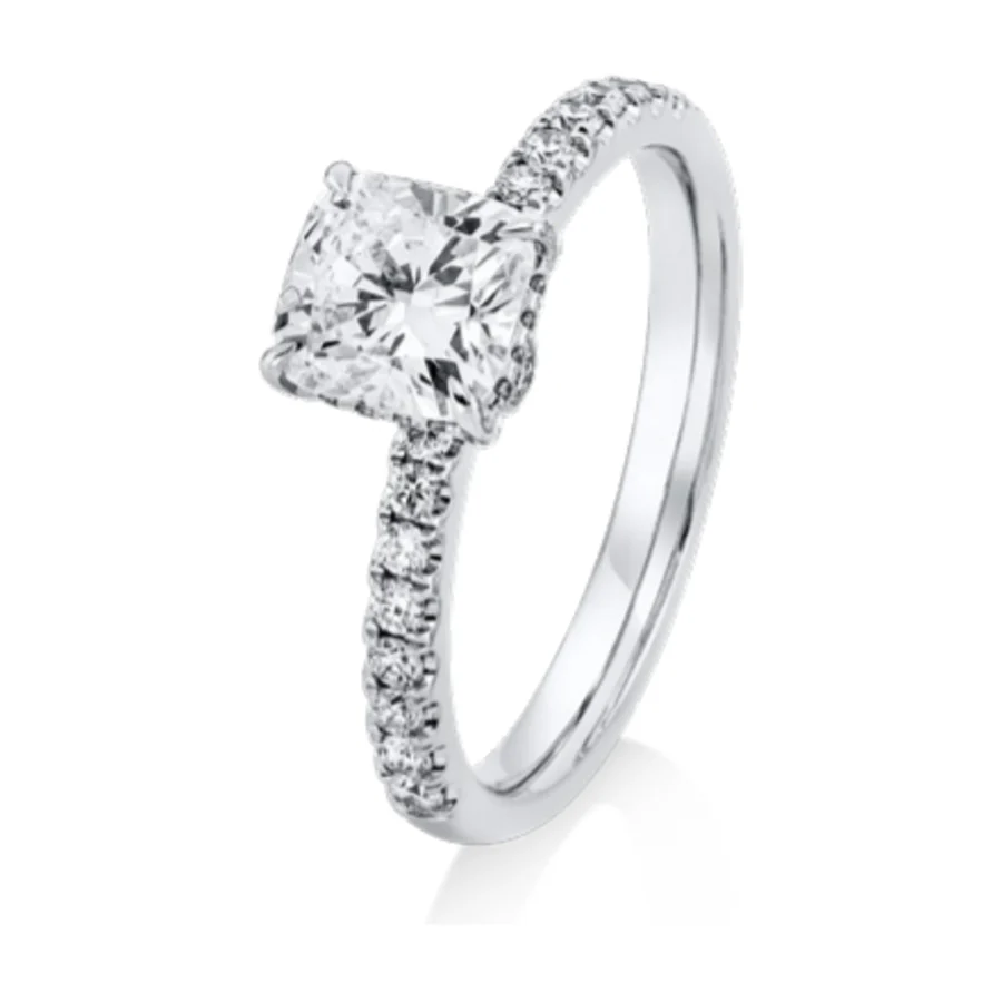 Cushion gyűrű pavé vállal, 1,05 ct cushion